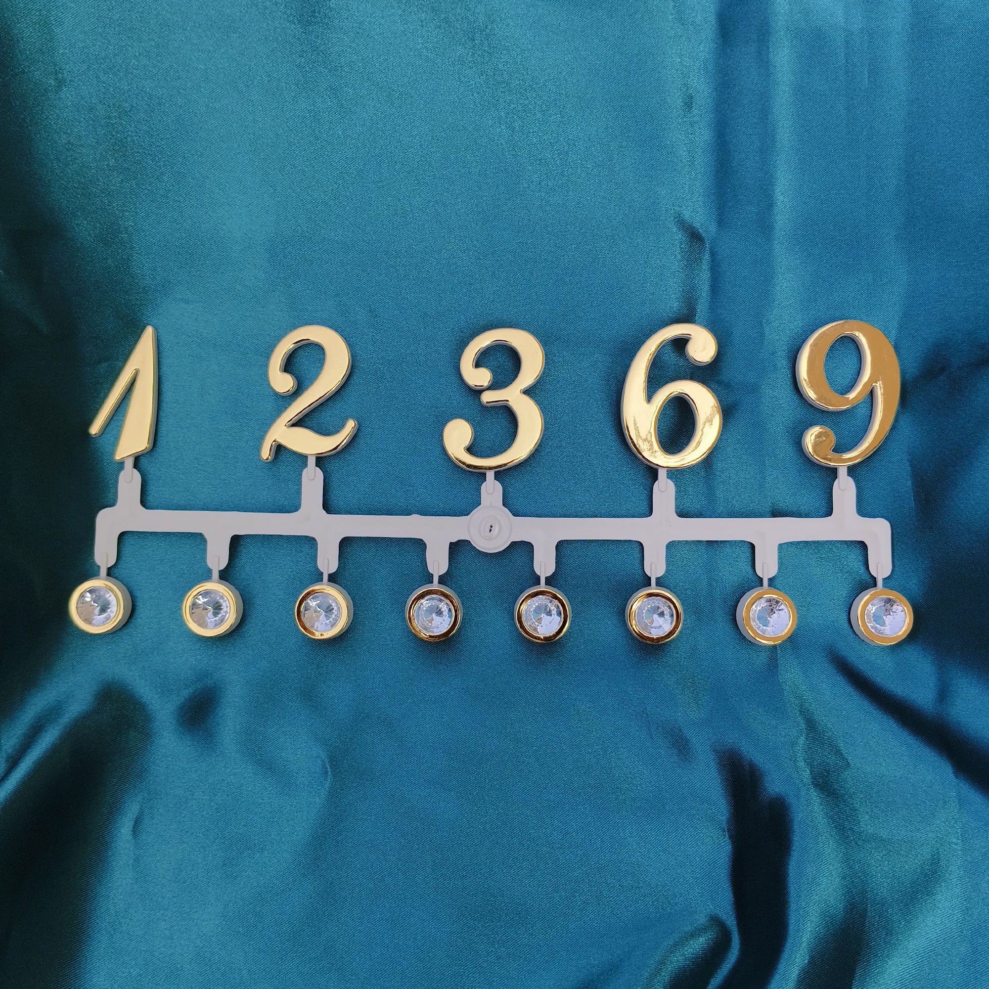 Clock Number with dimound