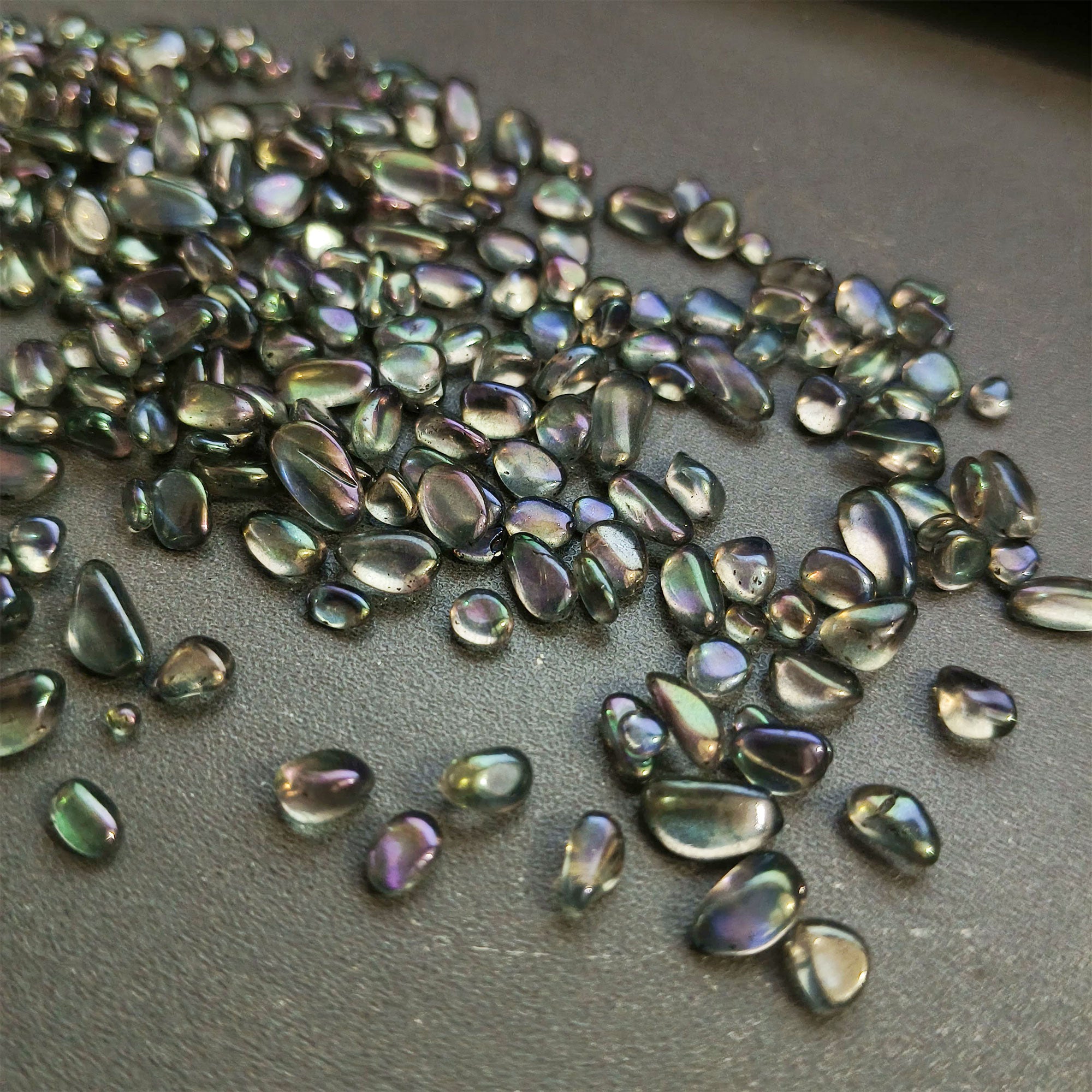 Mini Pebbles Stone white and black rainbow